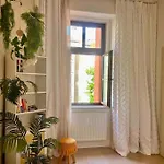 Quiet Boho Whit A Balkony Near The Center *