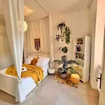 Quiet Boho Whit A Balkony Near The Center * Prague
