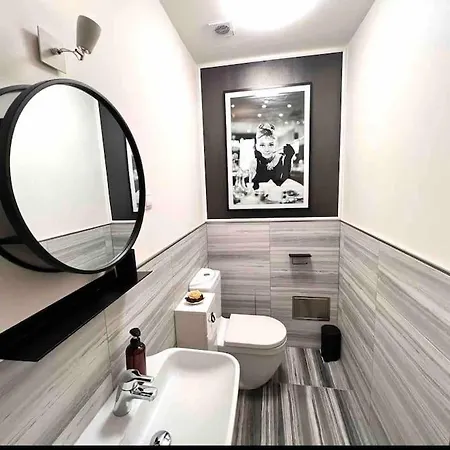 Central Cozy Apartment With Balcony Near Wenceslas Square * Prága