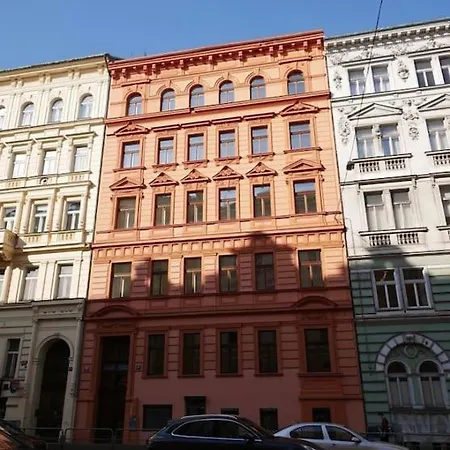 Central Cozy Apartment With Balcony Near Wenceslas Square