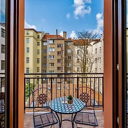 Cozy With Balcony Near Wenceslas Square Apartment