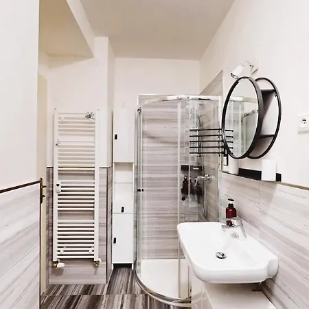 Cozy With Balcony Near Wenceslas Square Apartment *